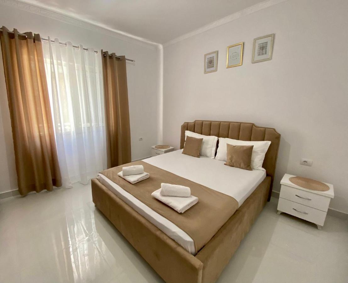 Ona Apartament Sarandë Buitenkant foto