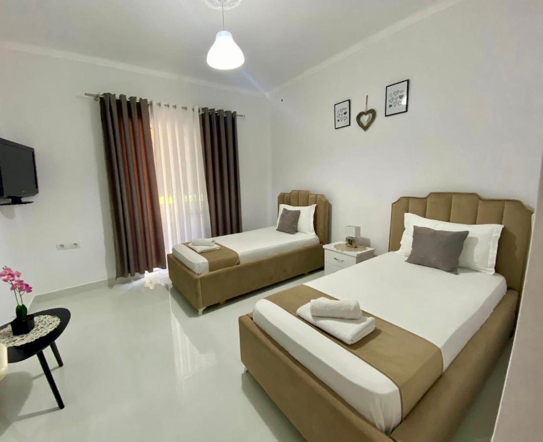 Ona Apartament Sarandë Buitenkant foto