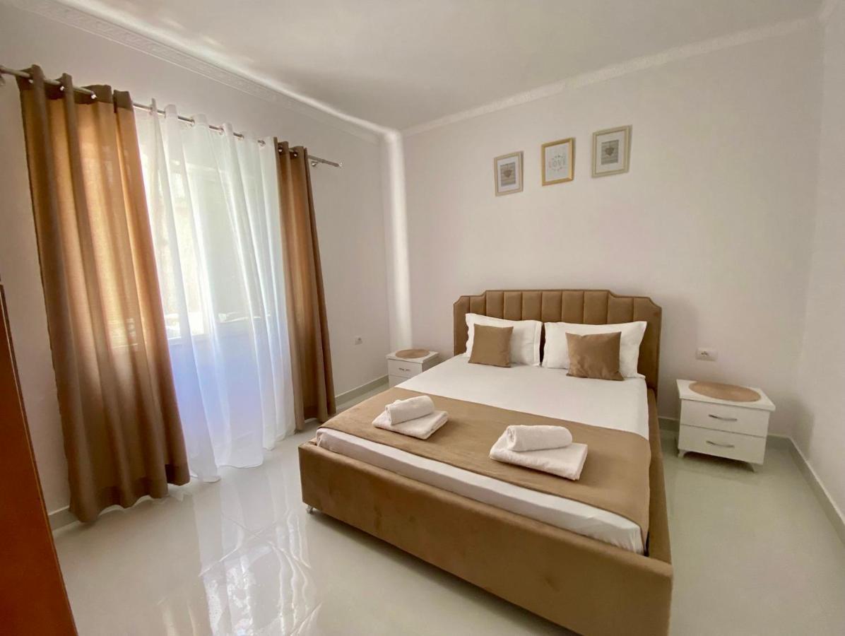 Ona Apartament Sarandë Buitenkant foto