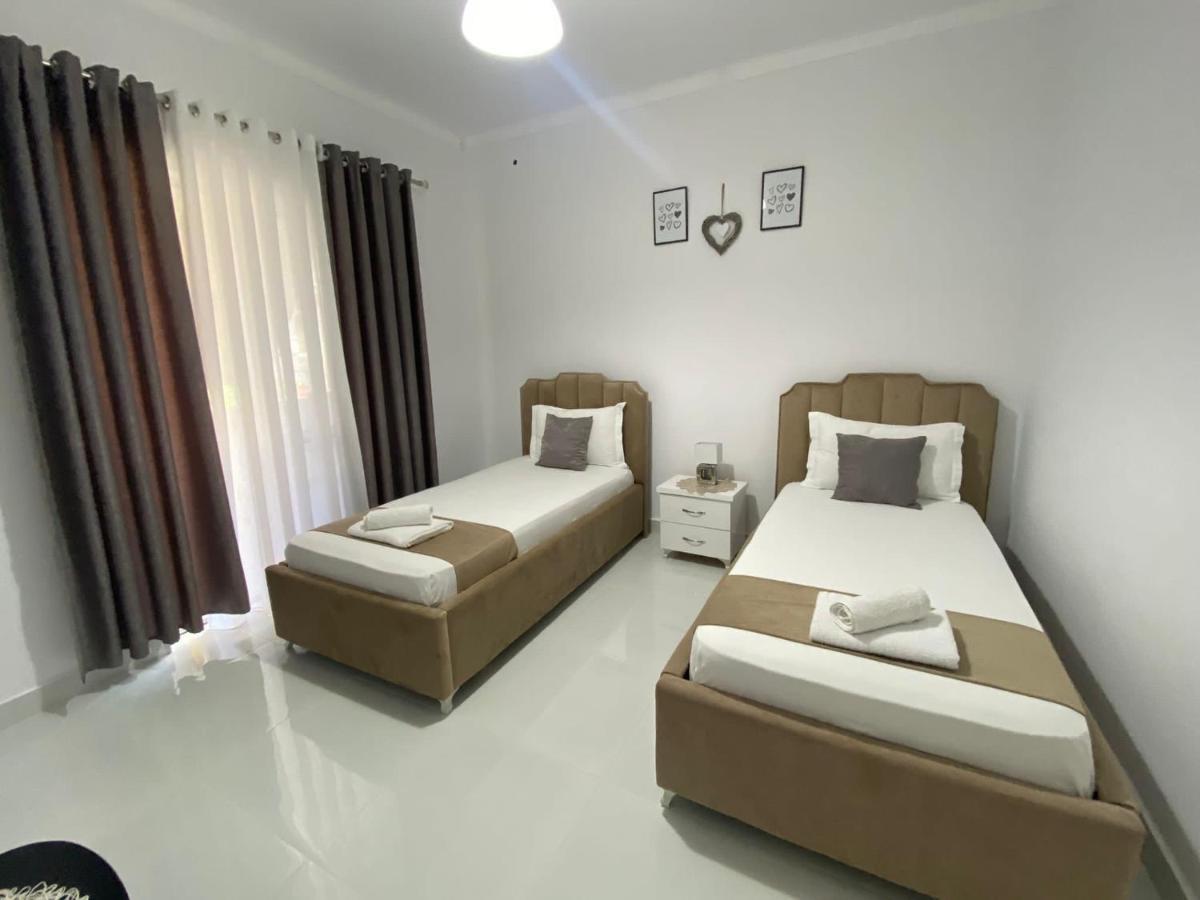 Ona Apartament Sarandë Buitenkant foto