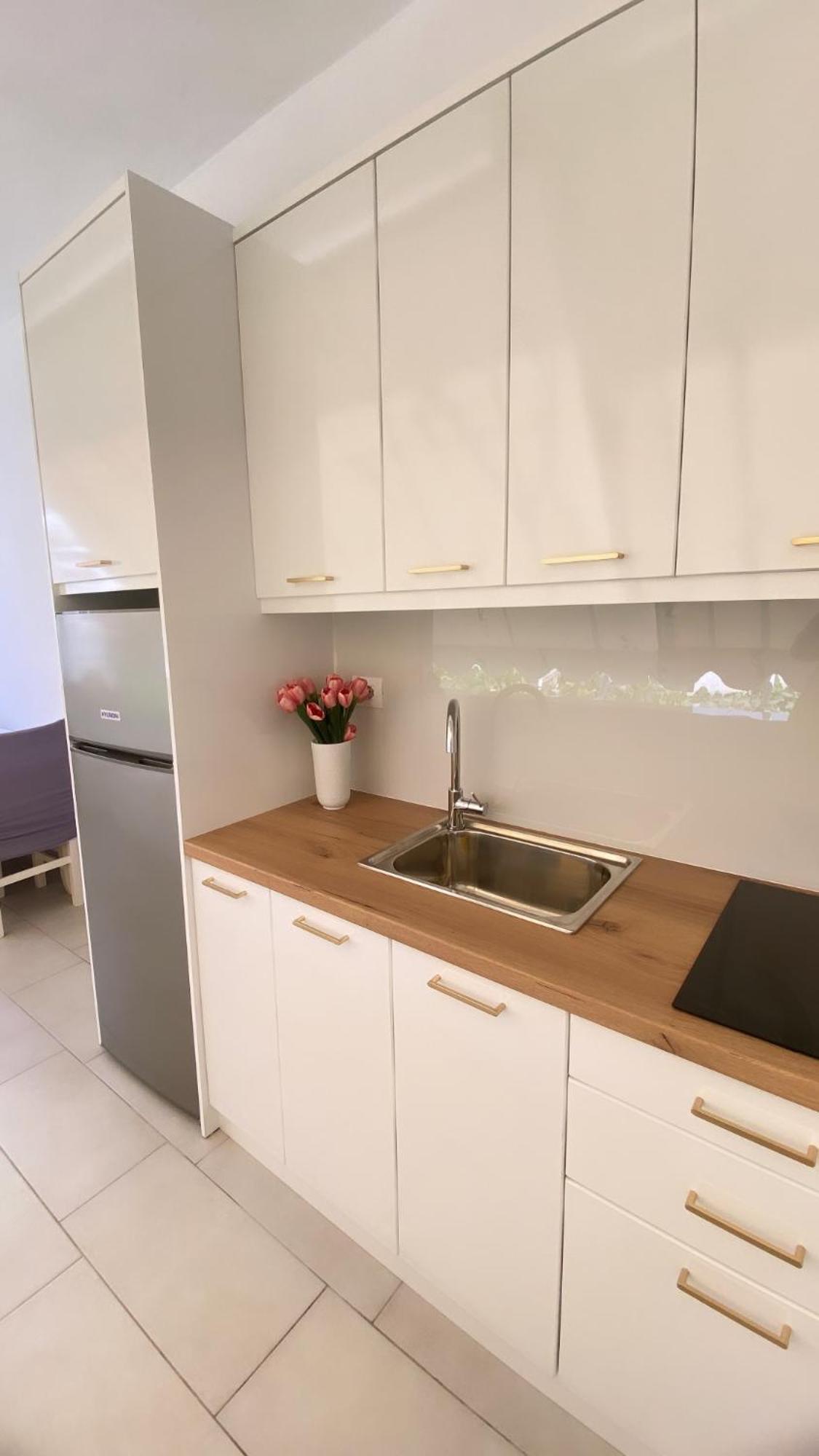 Ona Apartament Sarandë Buitenkant foto